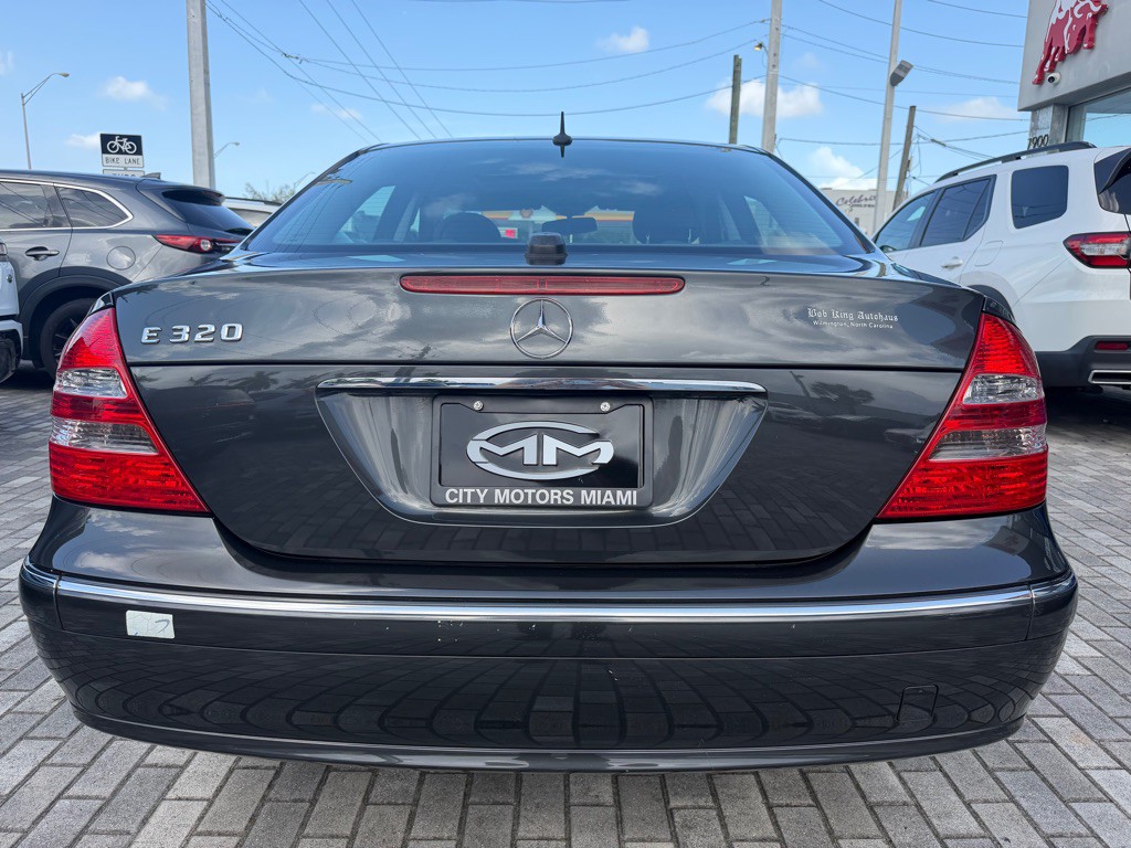 2004 Mercedes-Benz E-Class Image 7