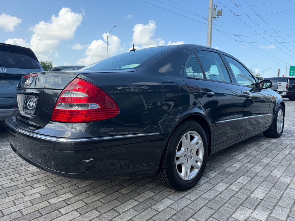 2004 Mercedes-Benz E-Class Image 9
