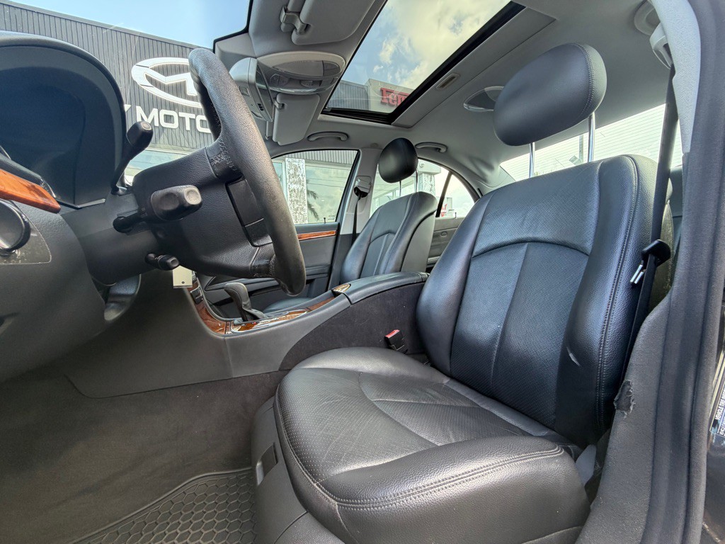 2004 Mercedes-Benz E-Class Image 12