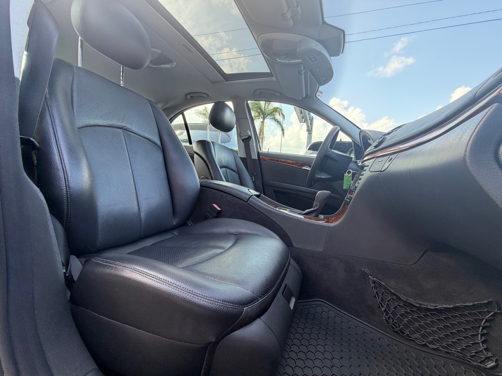 2004 Mercedes-Benz E-Class Image 14