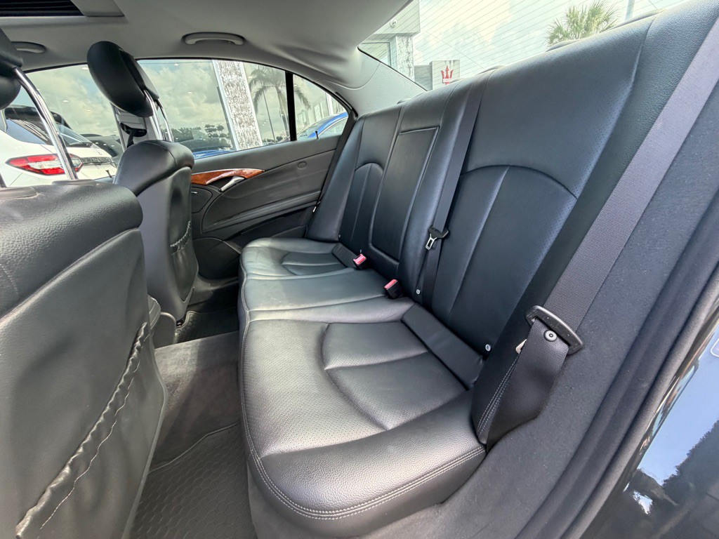 2004 Mercedes-Benz E-Class Image 23