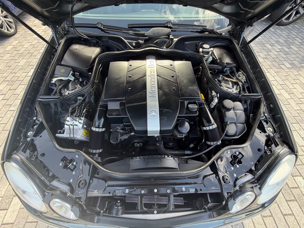 2004 Mercedes-Benz E-Class Image 25