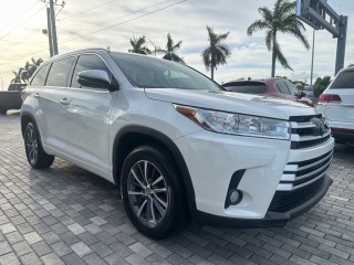 Image for 2017 Toyota Highlander SE ID: 7567665