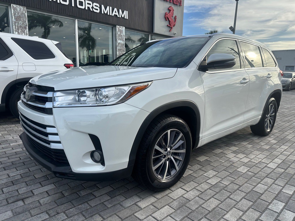 2017 Toyota Highlander Image 3