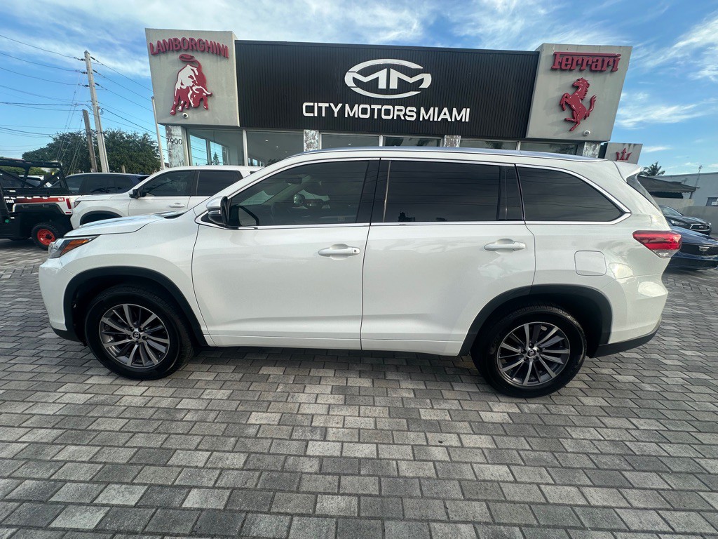 2017 Toyota Highlander Image 4