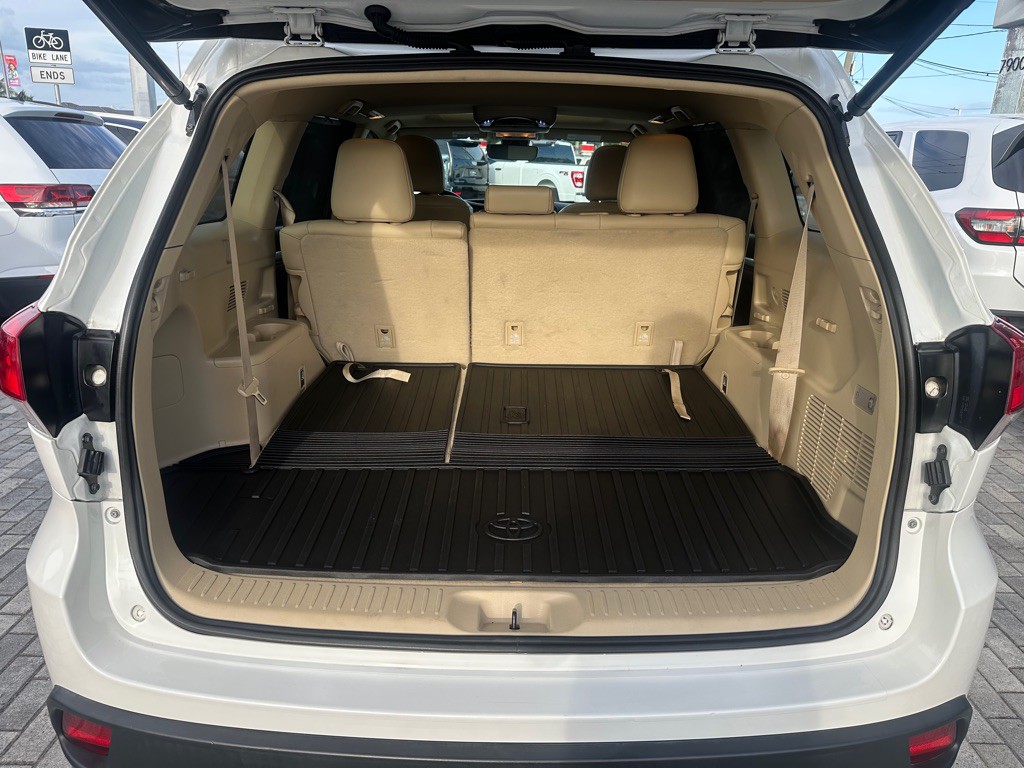 2017 Toyota Highlander Image 7