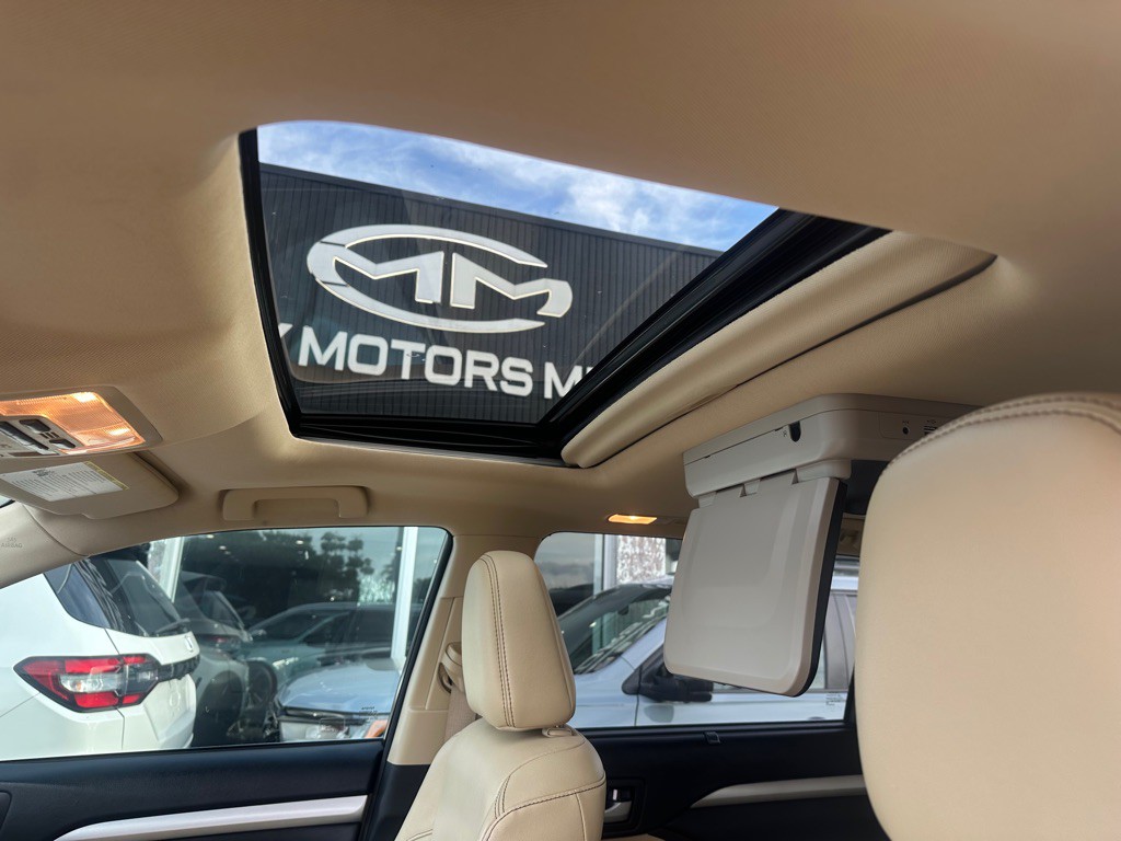 2017 Toyota Highlander Image 13