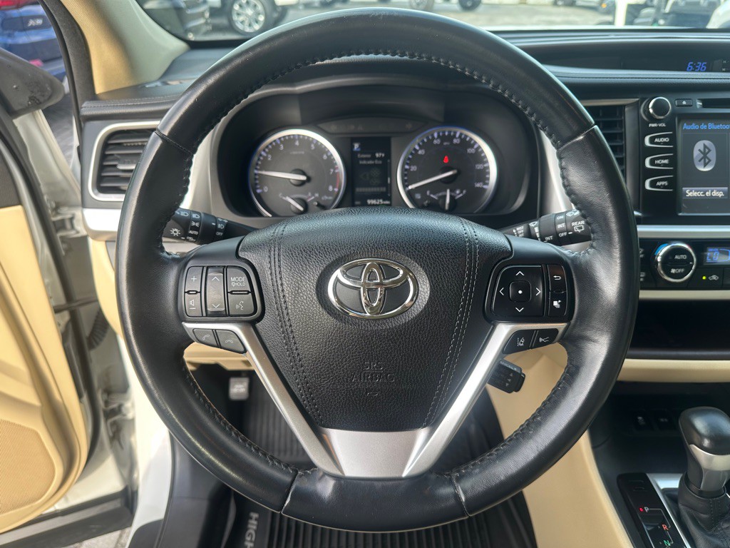 2017 Toyota Highlander Image 15