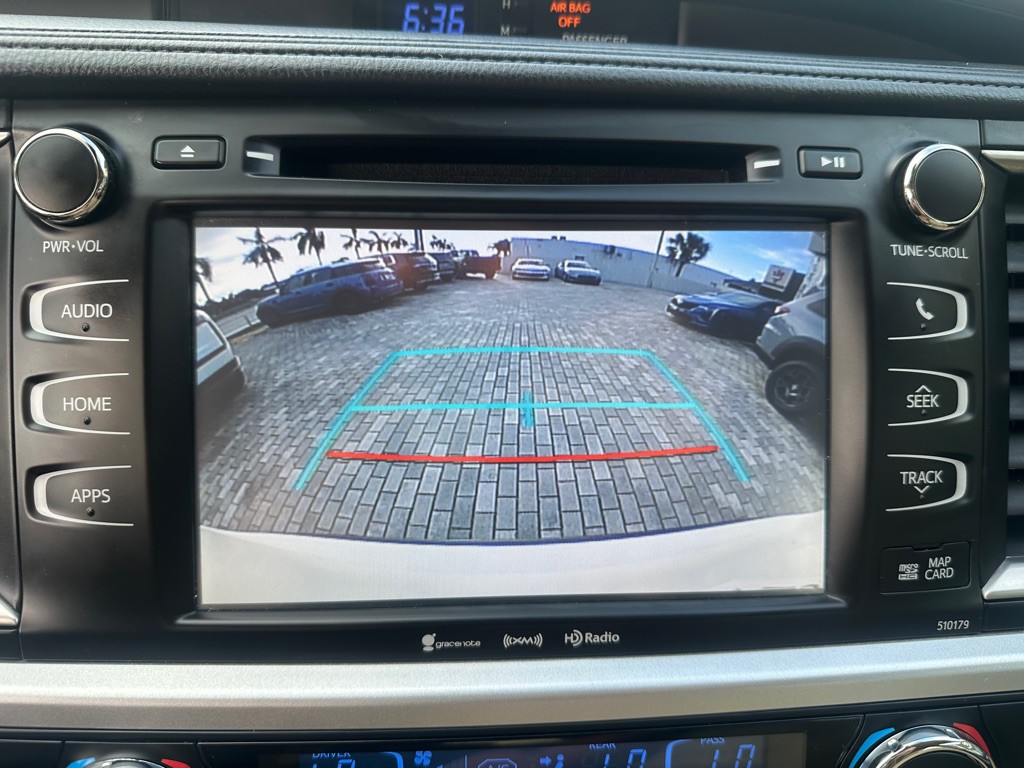 2017 Toyota Highlander Image 21