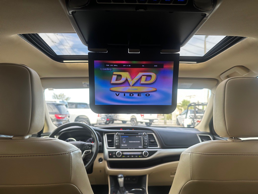 2017 Toyota Highlander Image 32