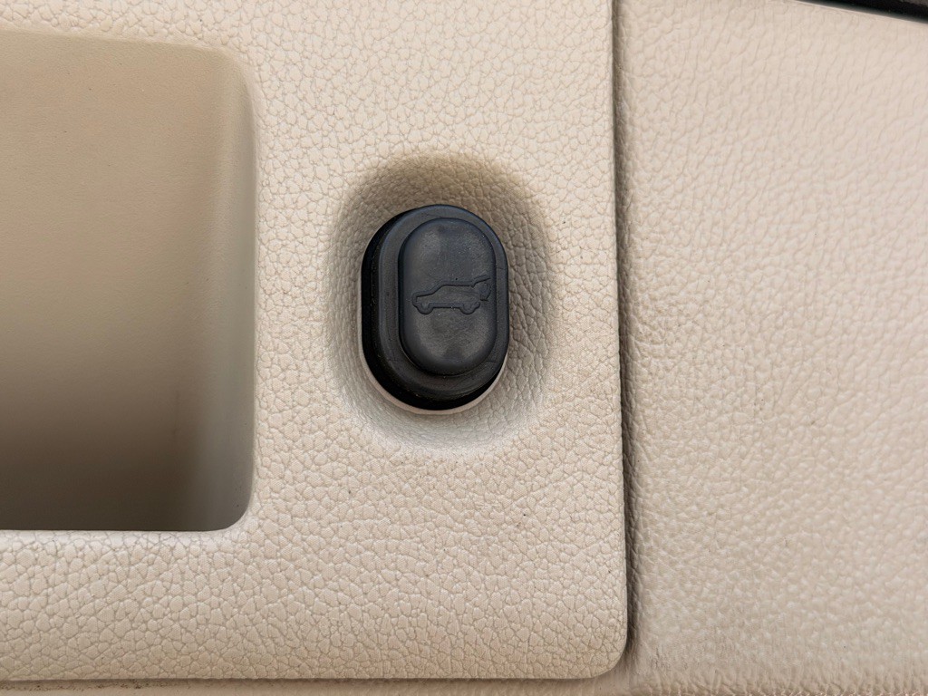 2020 Cadillac Escalade Image 9