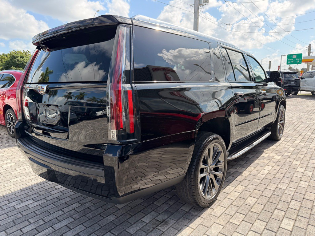 2020 Cadillac Escalade Image 11