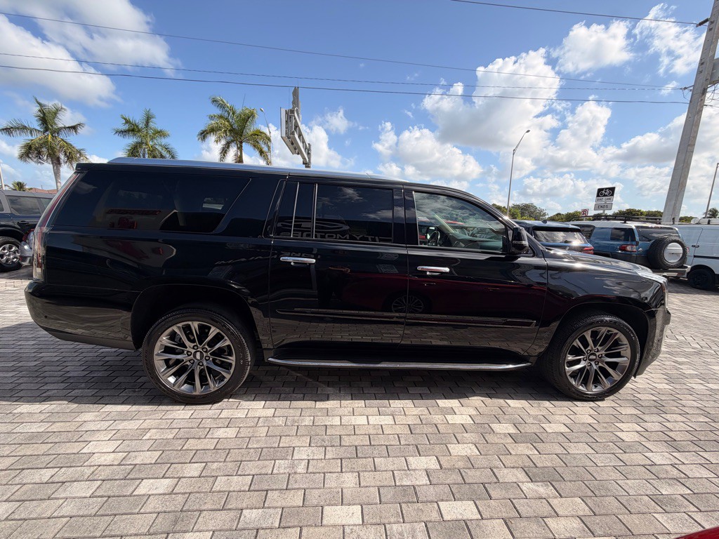 2020 Cadillac Escalade Image 12