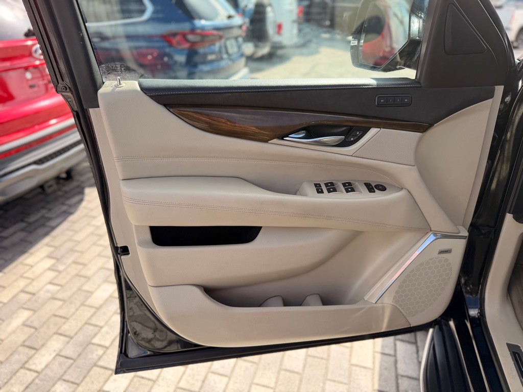 2020 Cadillac Escalade Image 13