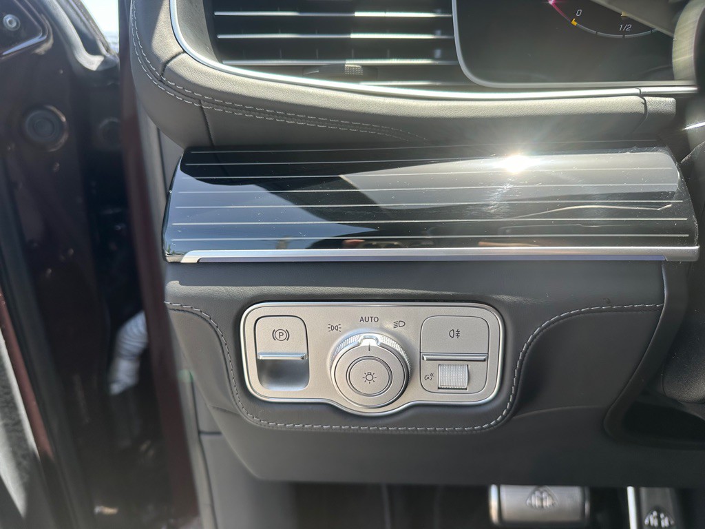 2024 Mercedes-Benz GLS-Class Image 25