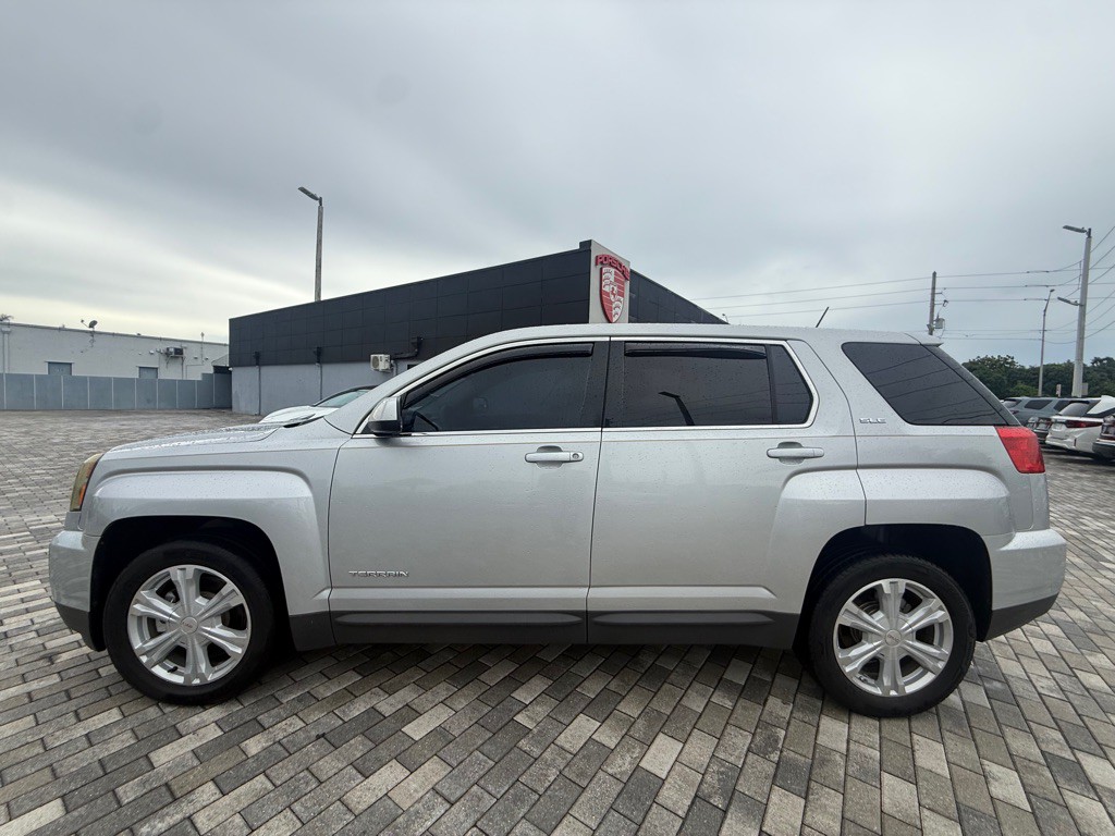 2017 GMC Terrain Image 4