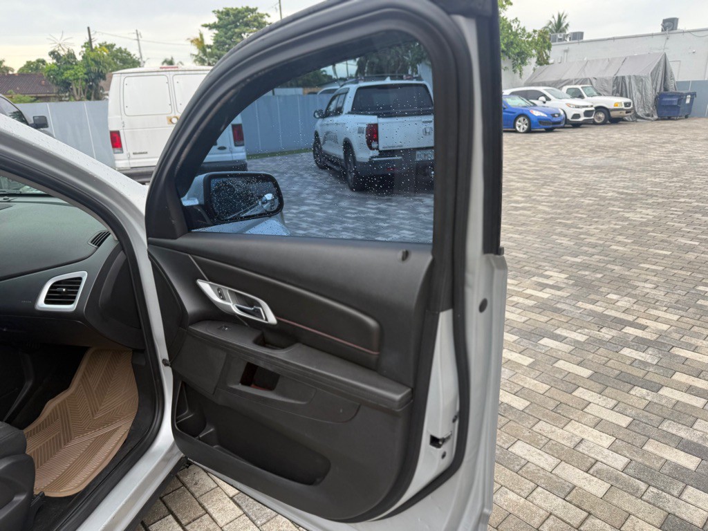 2017 GMC Terrain Image 28