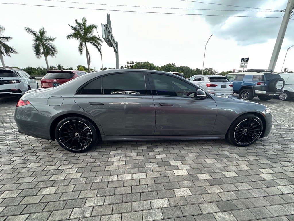 2023 Mercedes-Benz S-Class Image 9