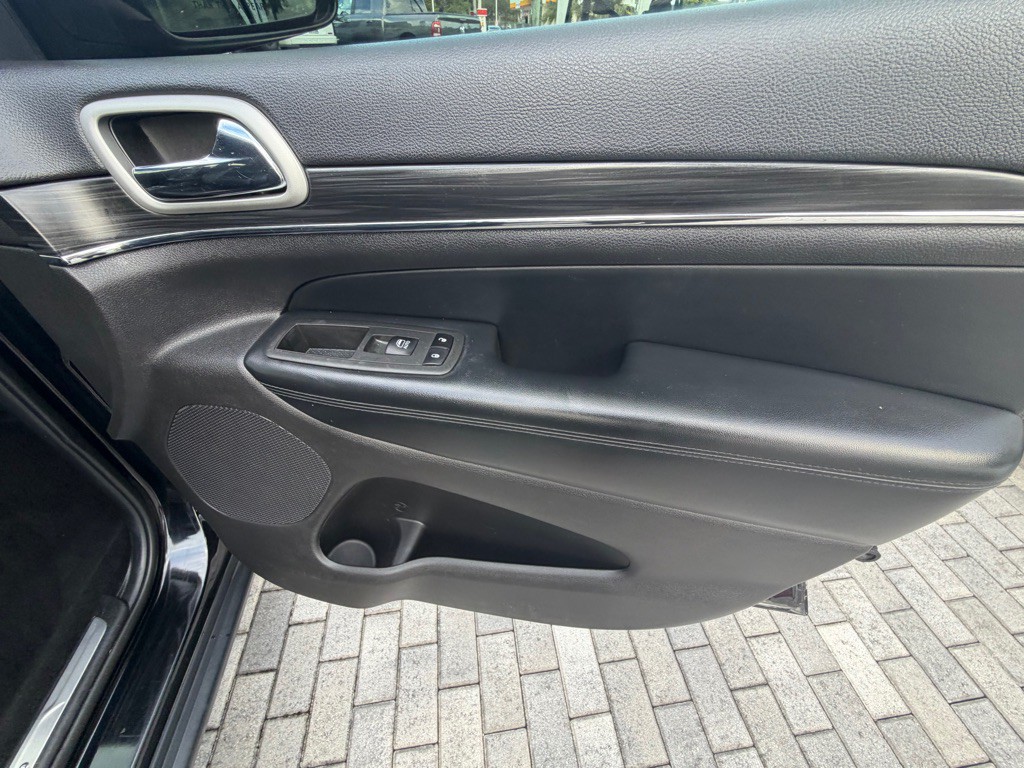 2021 Jeep Grand Cherokee Image 15
