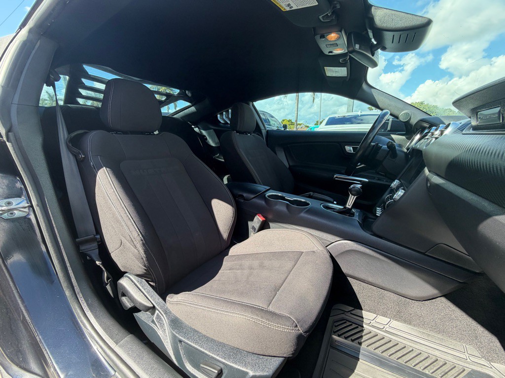 2021 Ford Mustang Image 14