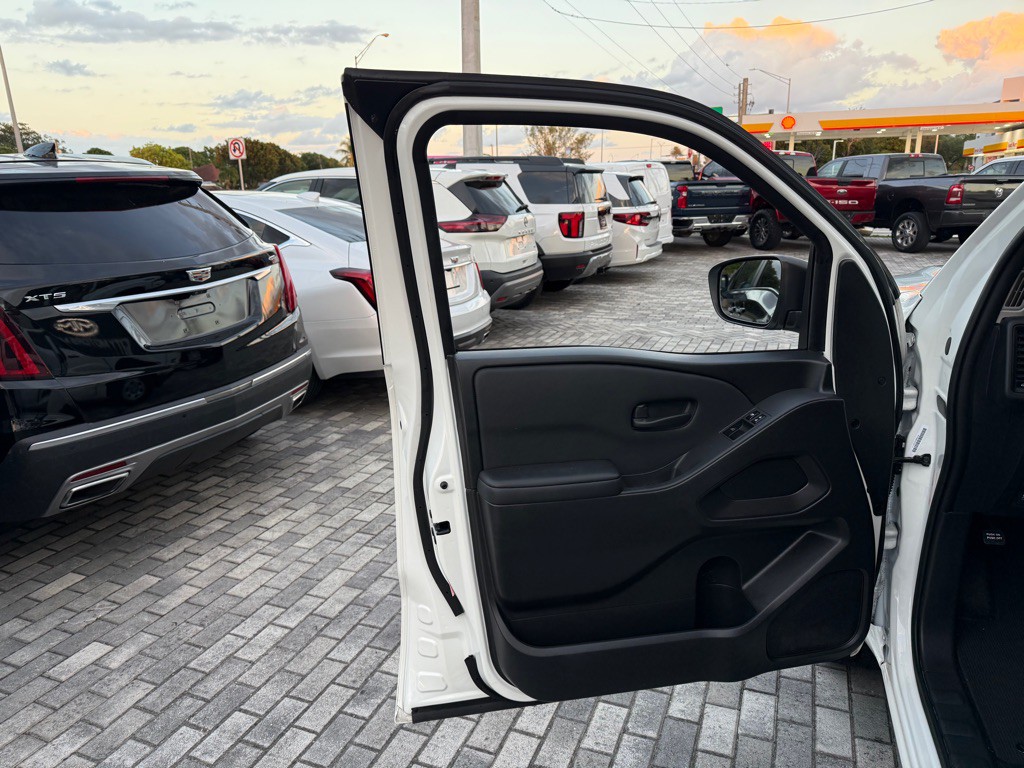 2024 Nissan Frontier Image 27