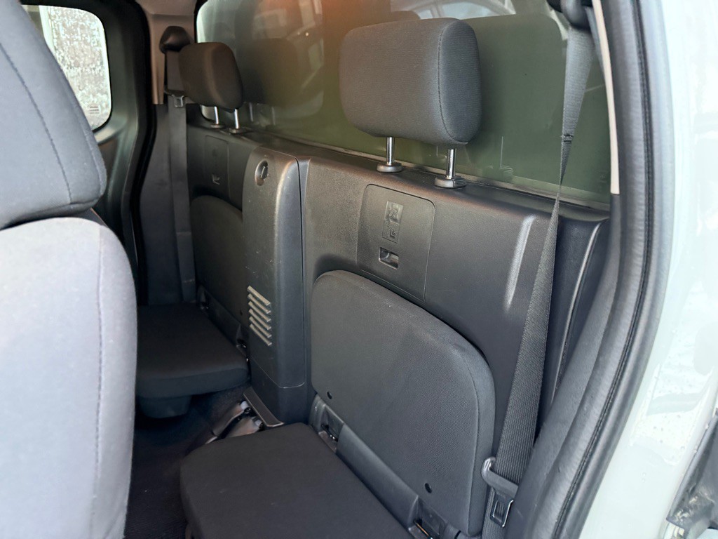 2024 Nissan Frontier Image 31