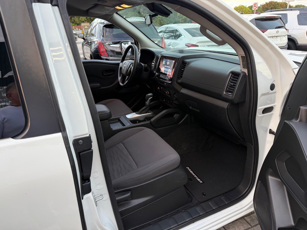 2024 Nissan Frontier Image 33