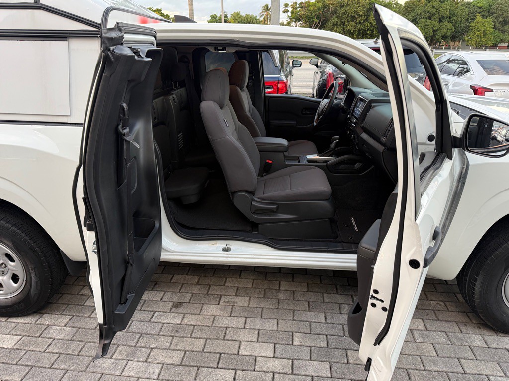 2024 Nissan Frontier Image 35