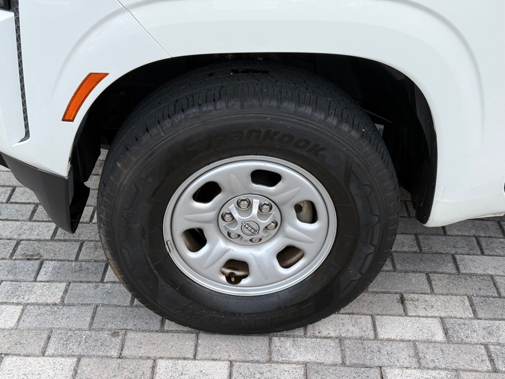 2024 Nissan Frontier Image 39
