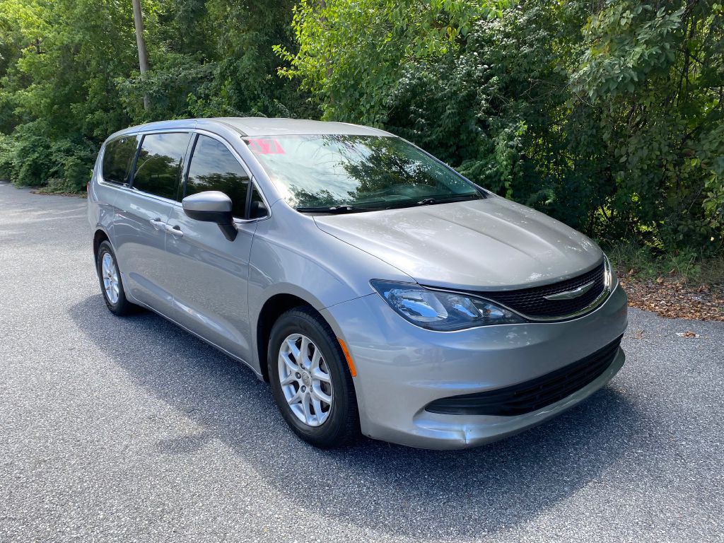 2017 Chrysler Pacifica Image 2
