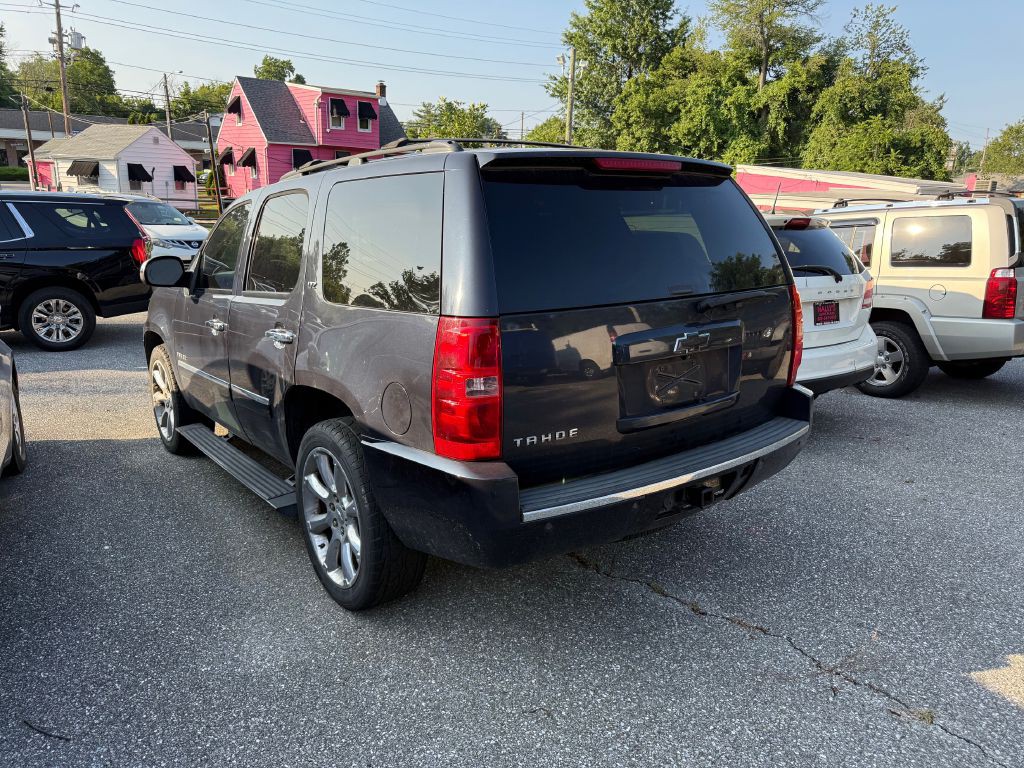2013 Chevrolet Tahoe Image 2