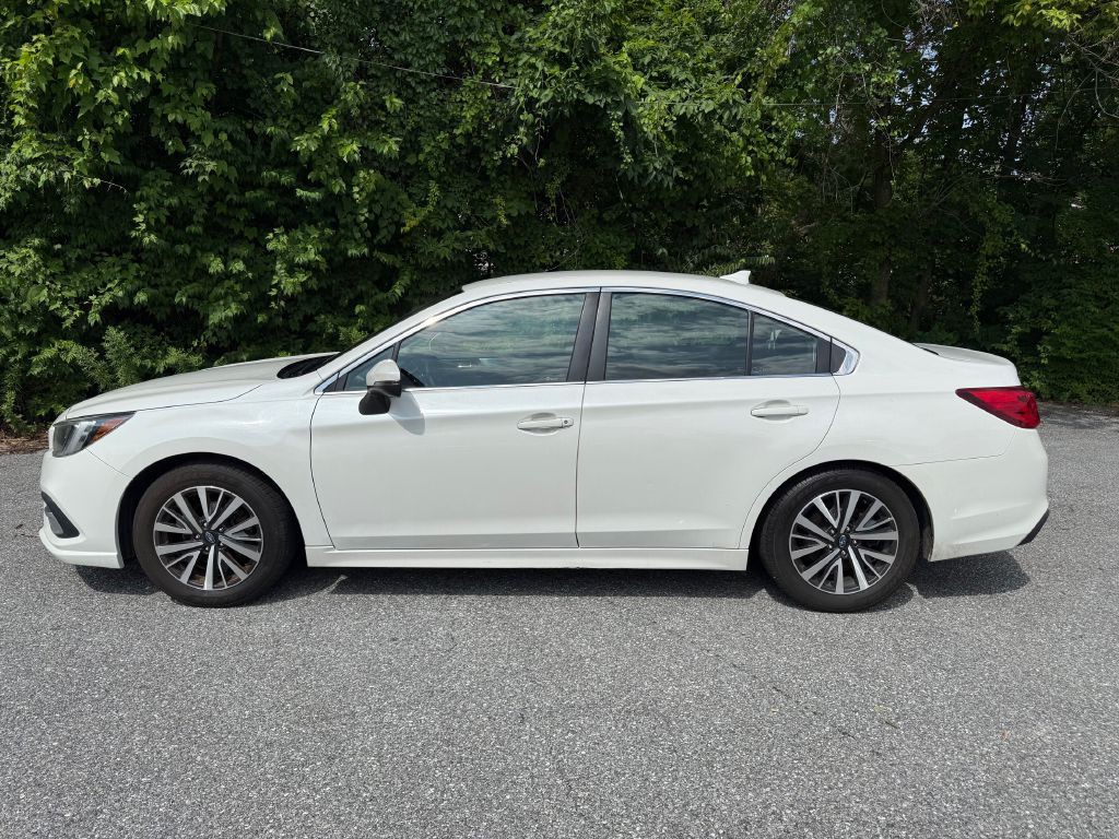 2018 Subaru Legacy Image 2