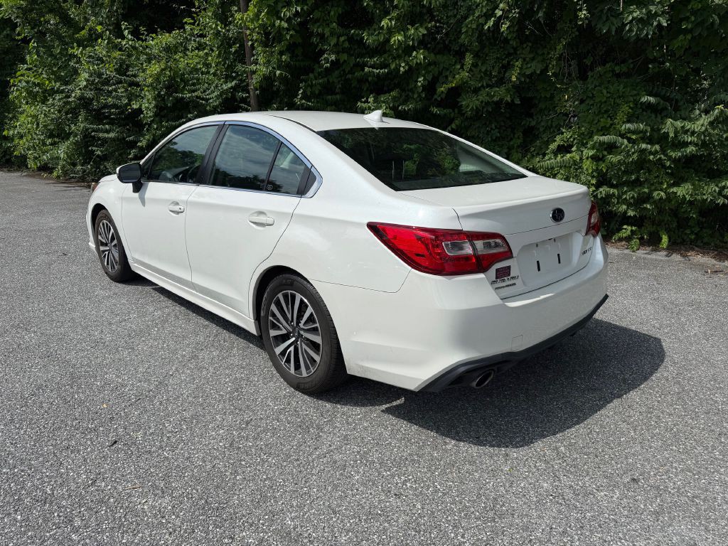 2018 Subaru Legacy Image 3