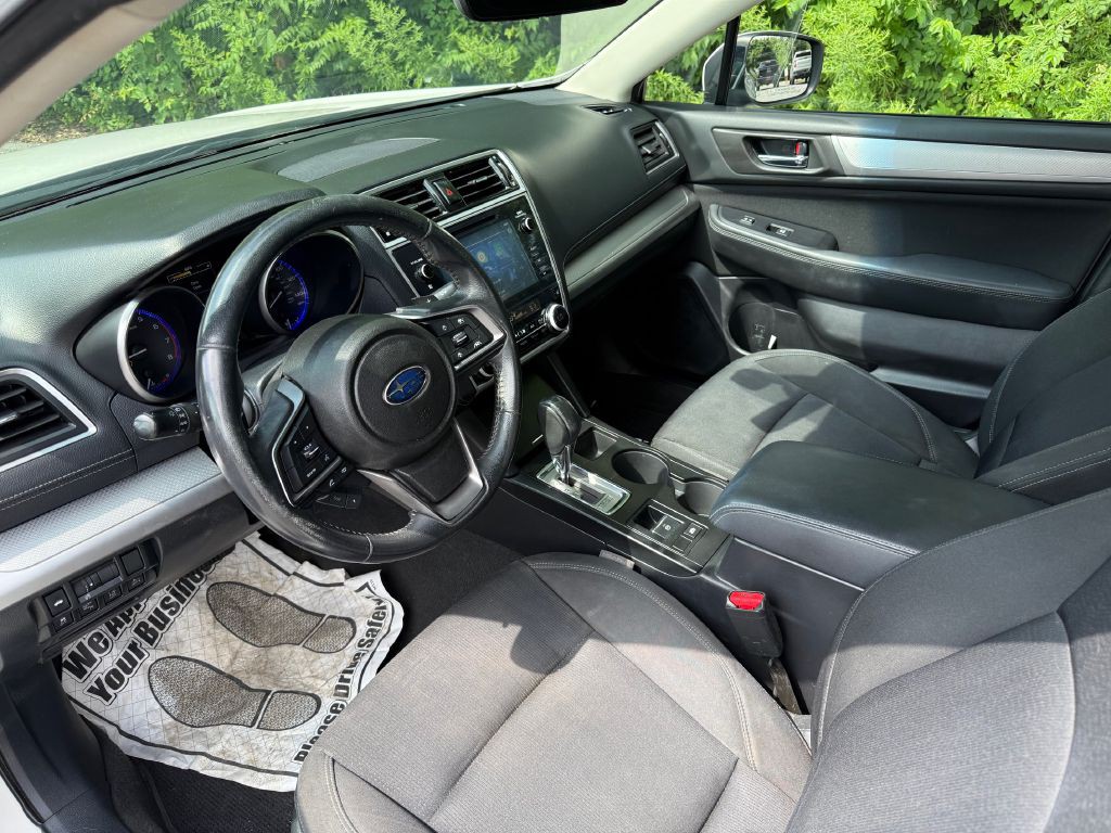 2018 Subaru Legacy Image 9