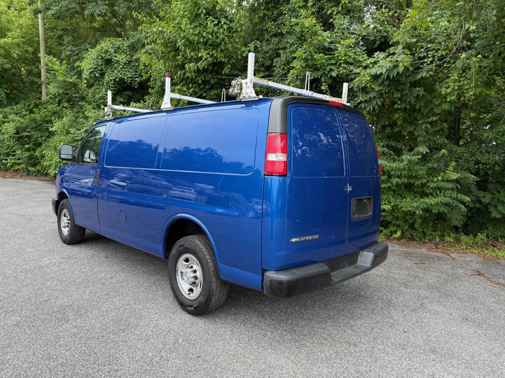 2019 Chevrolet Express Image 3