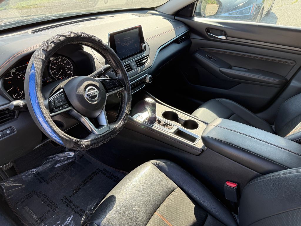 2020 Nissan Altima Image 9