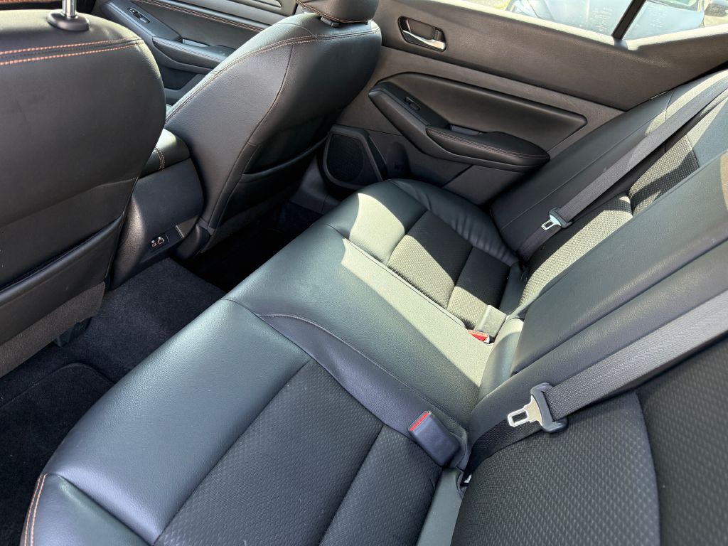 2020 Nissan Altima Image 10