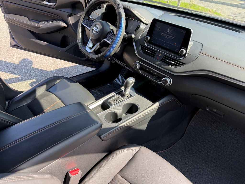 2020 Nissan Altima Image 12