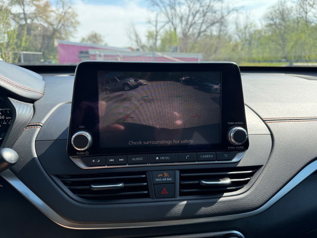 2020 Nissan Altima Image 14