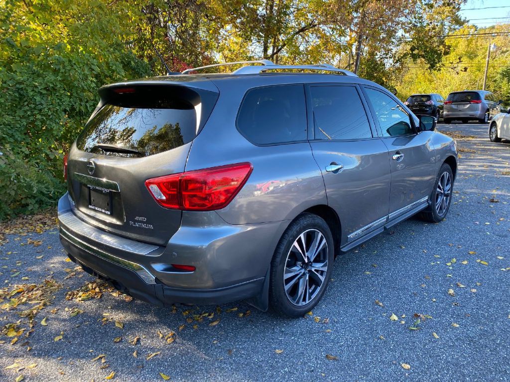2017 Nissan Pathfinder Image 4