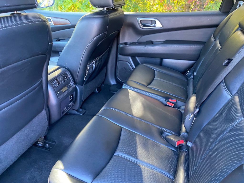 2017 Nissan Pathfinder Image 7