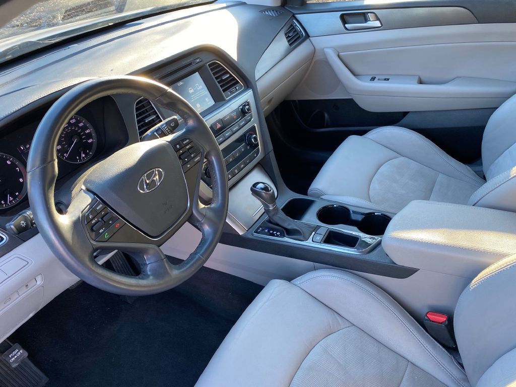 2017 Hyundai Sonata Image 6