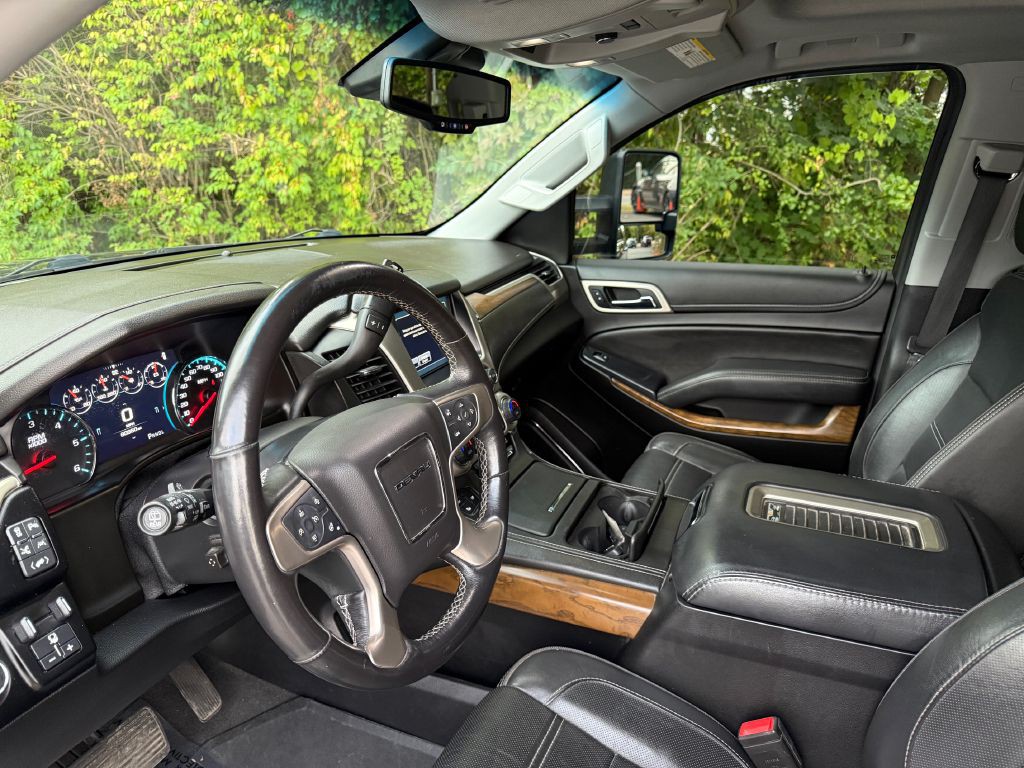 2019 GMC Yukon Image 9