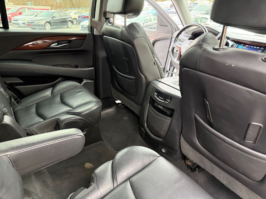 2016 Cadillac Escalade Image 13