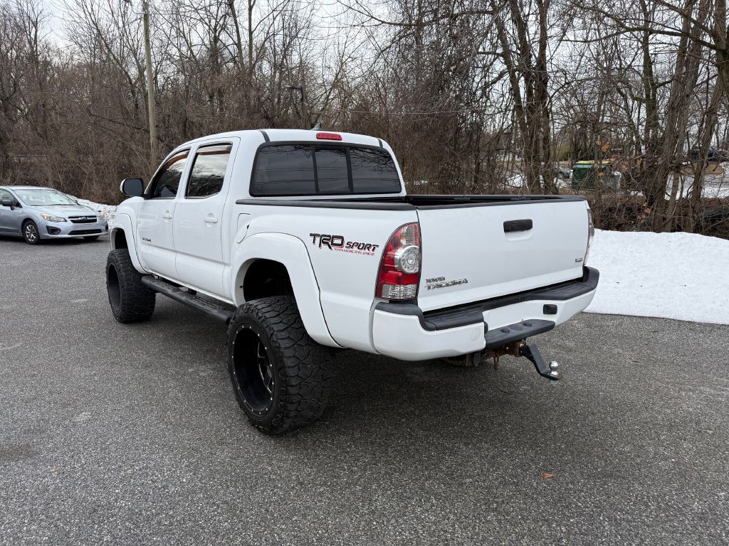 2015 Toyota Tacoma Image 3