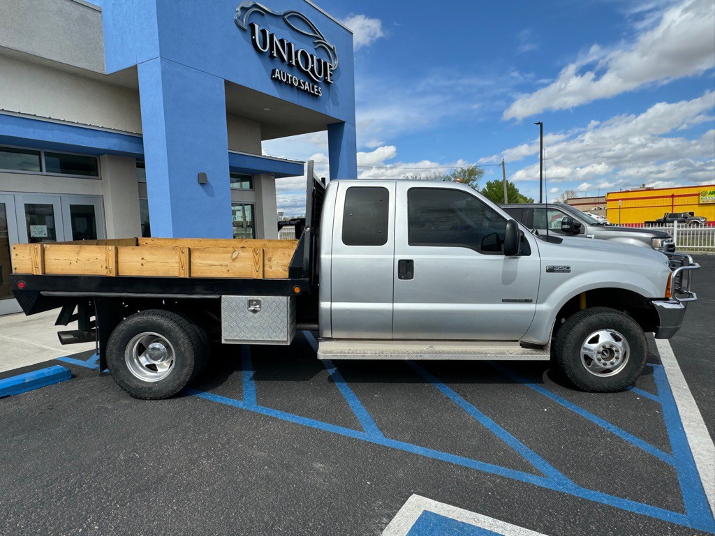 2001 Ford F-350 Image 2
