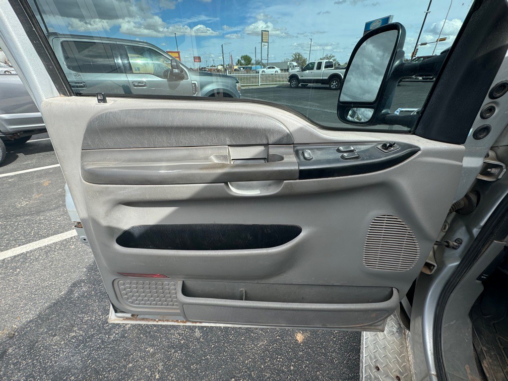2001 Ford F-350 Image 17