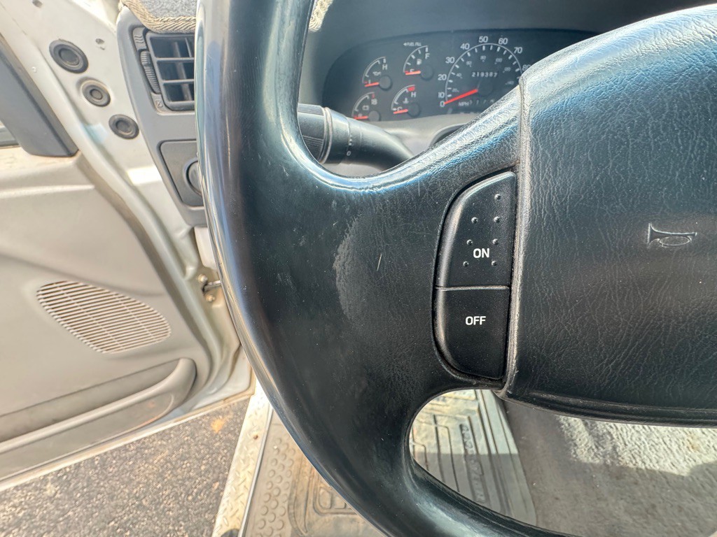 2001 Ford F-350 Image 20