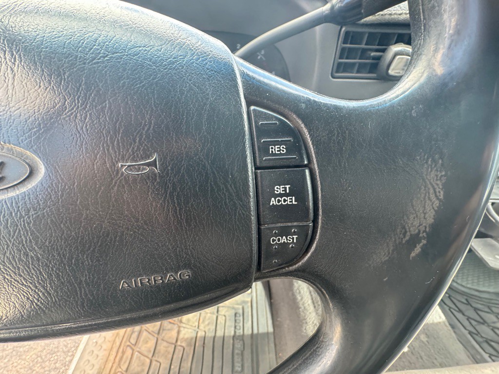 2001 Ford F-350 Image 21