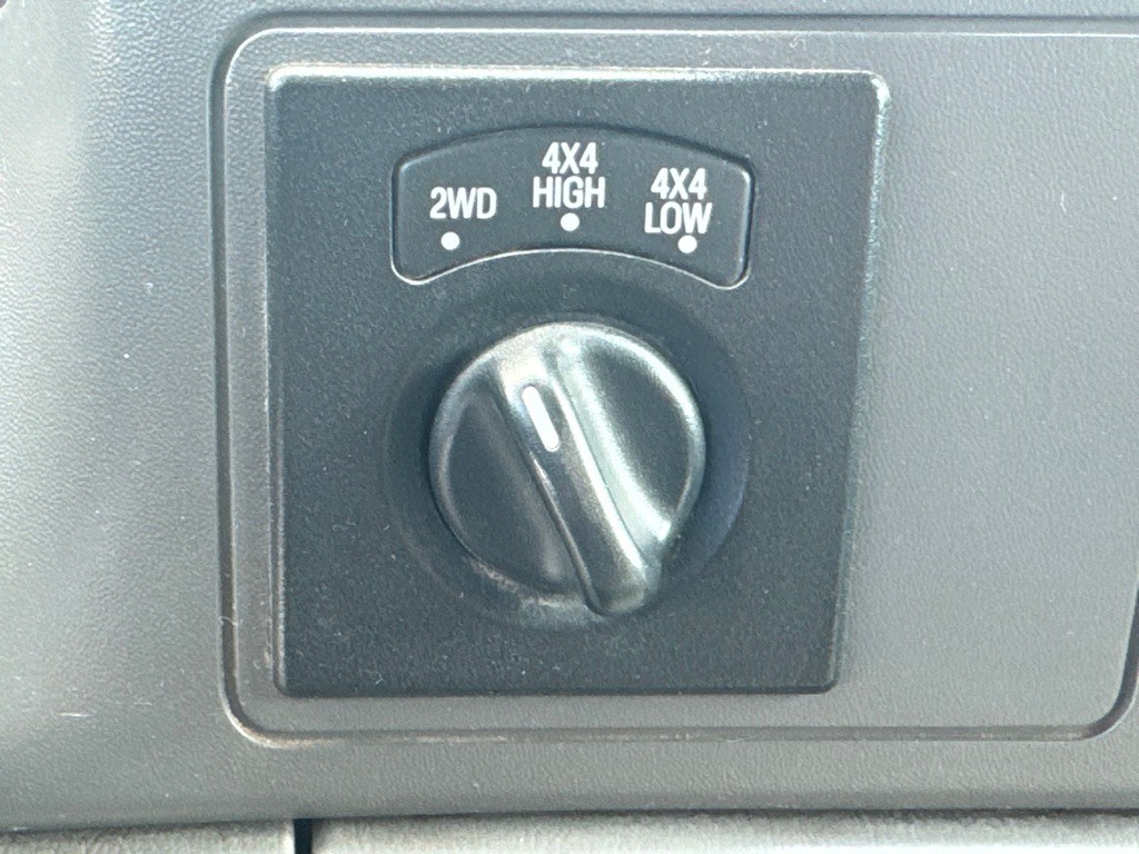 2001 Ford F-350 Image 24